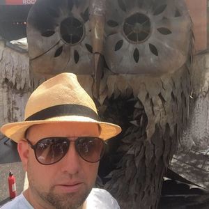 Meet your Posher, Enrique