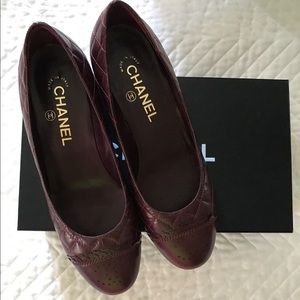 CHANEL maroon wedges size 38