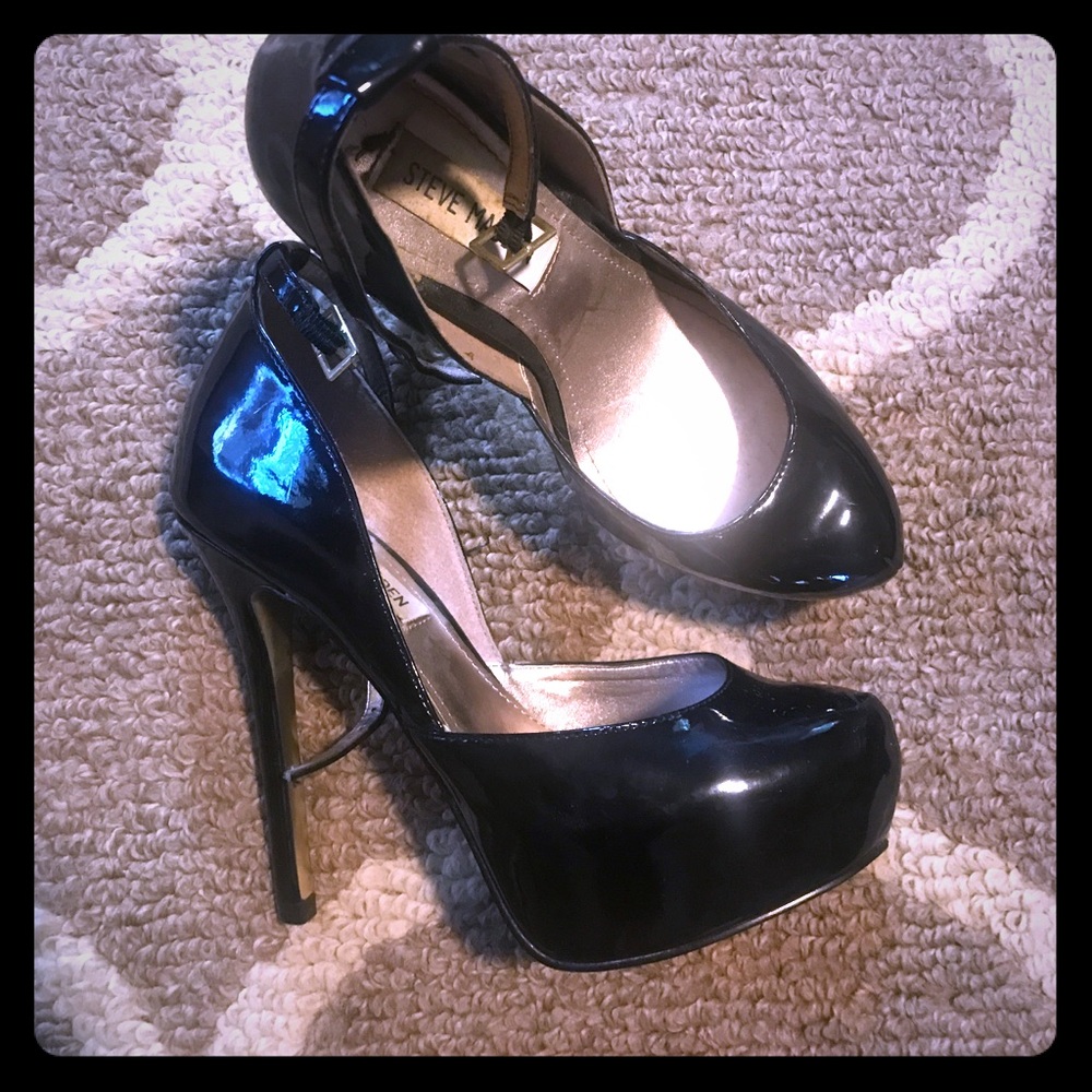 Black platform pump