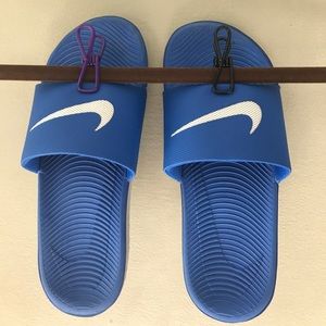 Royal blue Nike sandals men's size 7.