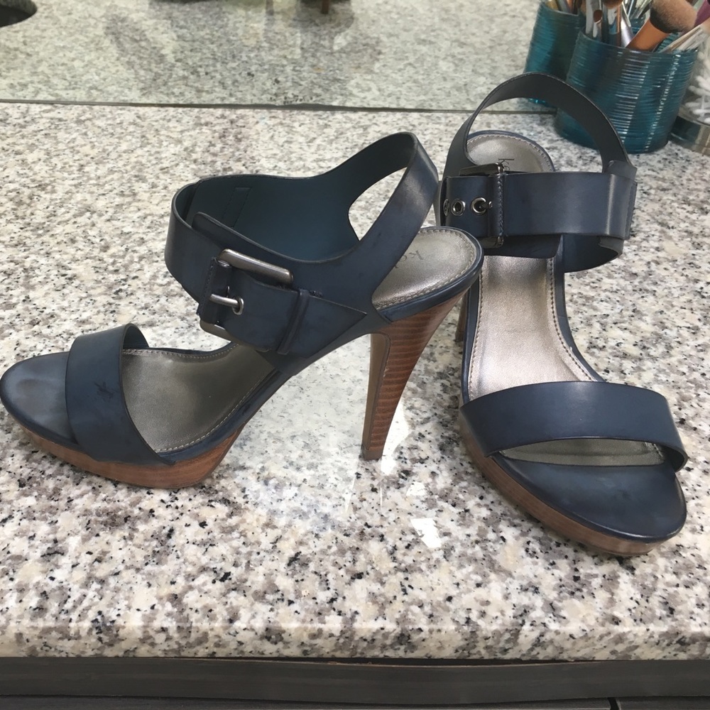 Kelly and katie blue platform sandals with buckle