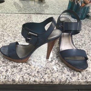 Kelly and katie blue platform sandals with buckle