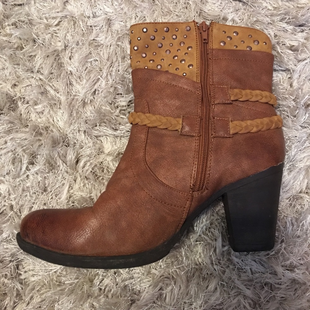 Booties - Picture 3 of 4