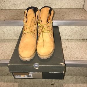 Timberland 6 Inch BRAND NEW SIZE 10.5🚨🚨🚨🚨