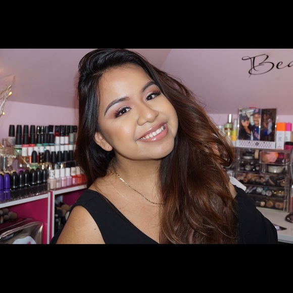 Meet your Posher, Stephanie - Picture 1 of 1