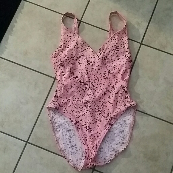 La Blanca Swimsuit - Picture 2 of 5