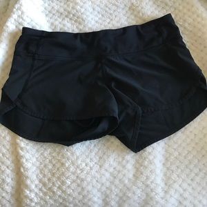 Lululemon classic black speed shorts size 4