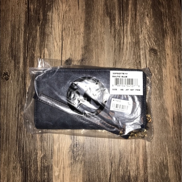 michael kors wallet baltic blue | eBay Michael Kors Baltic Blue Wallet