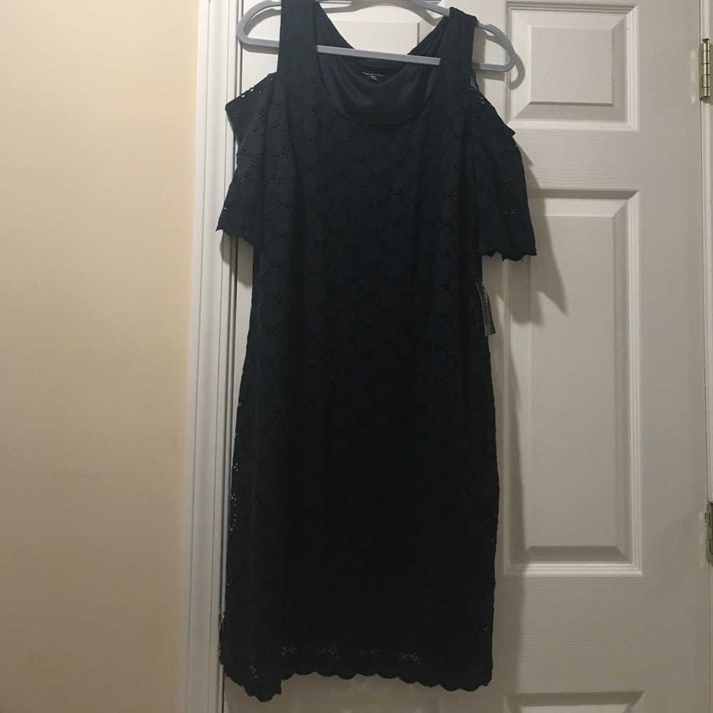 Cold shoulder lace dress, navy. New with tags on.