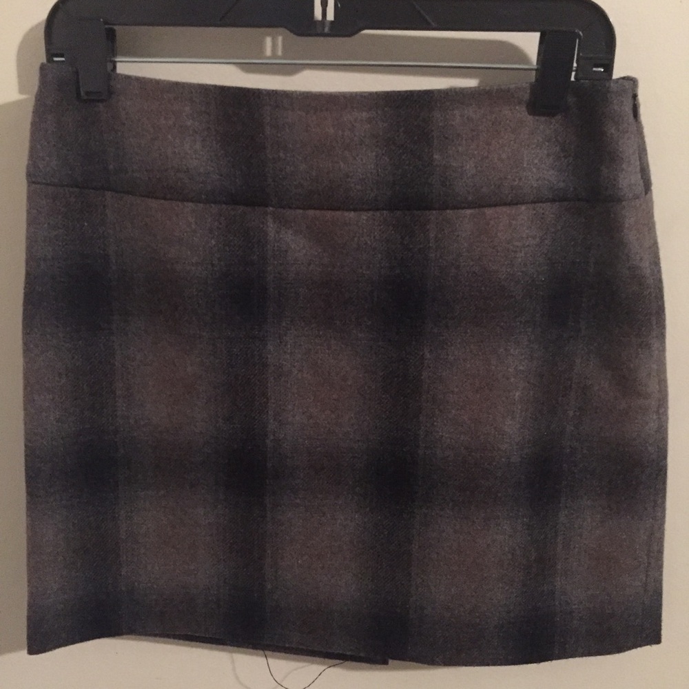 Limited skirt