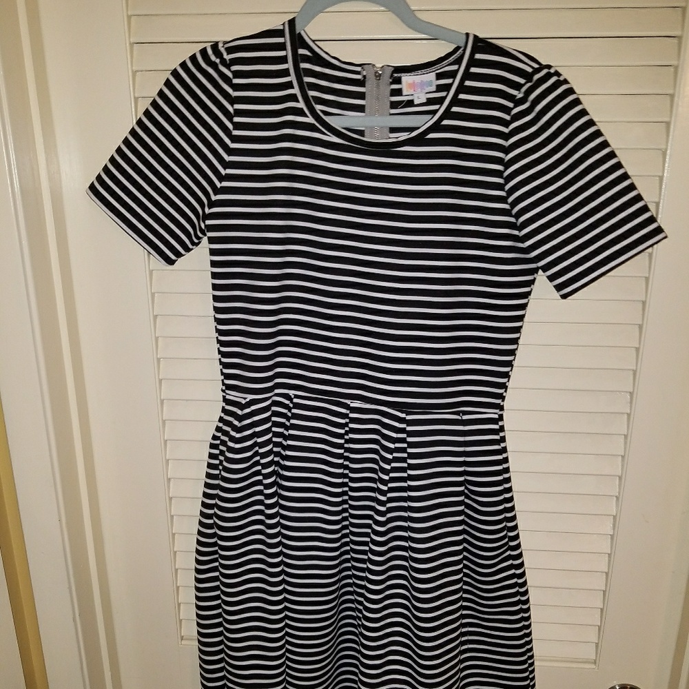 LG LulaRoe Amelia
