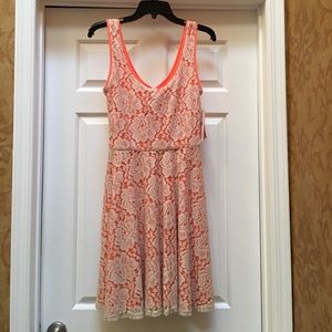 Bar III Front row. Jr sz Med. orange w/beige lace