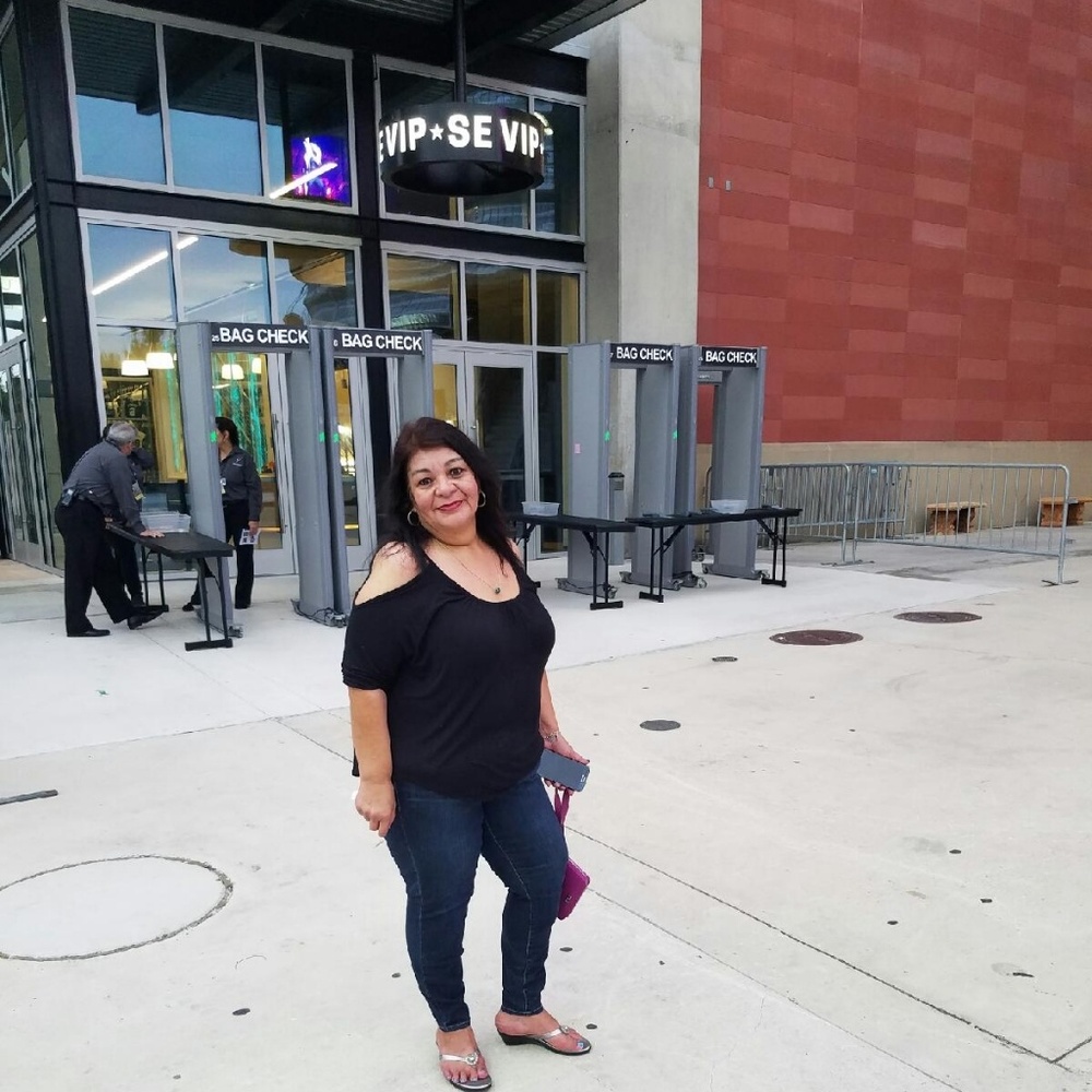 Meet your Posher, Esther