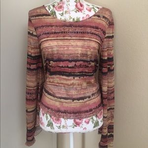Extremely pretty bell sleeved top!