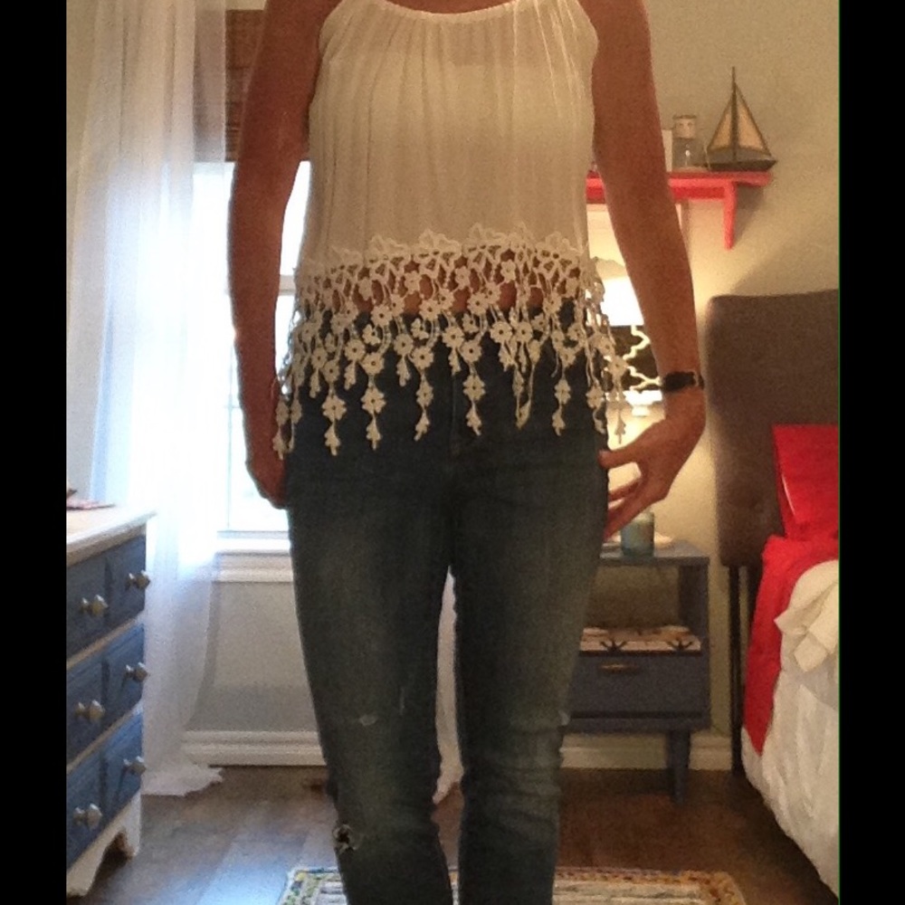 Strappy top with lace hem