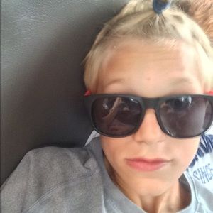 Meet your Posher, Colin