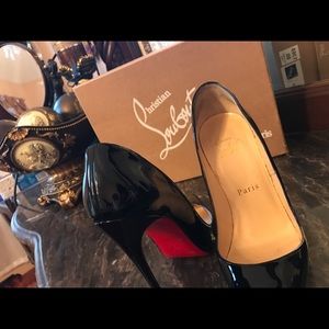 Christian Louboutin So Kate Size 5
