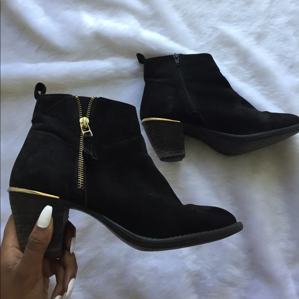 SALE‼️⚠️STEVE MADDEN Booties!!!
