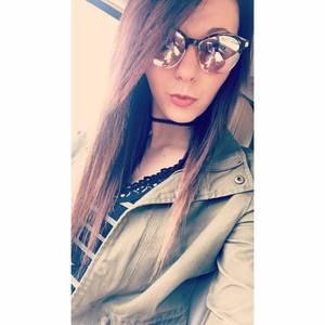 Meet your Posher, Becca