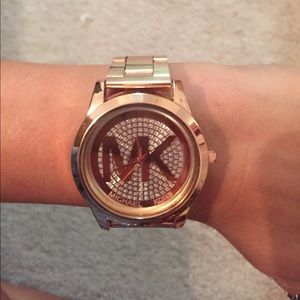 Look alike Michael Kors