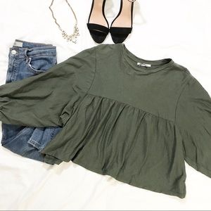 Green cropped top