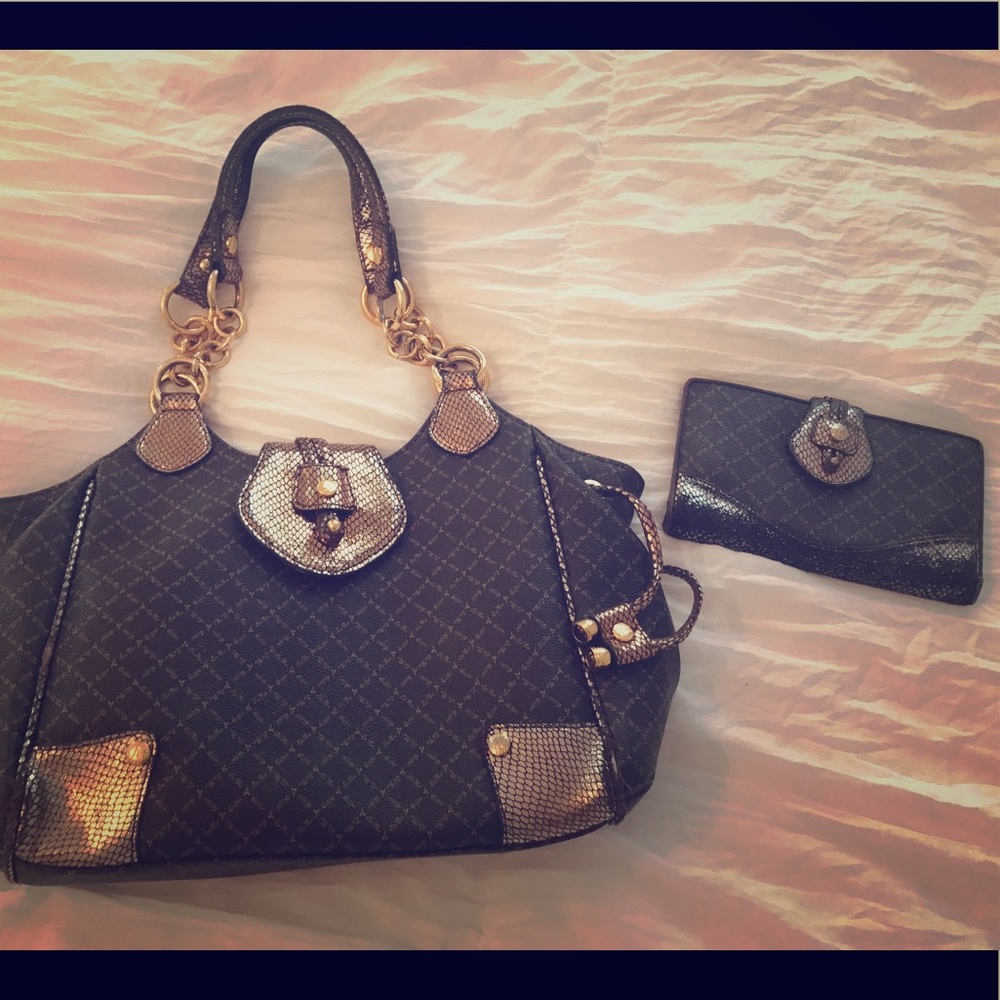 La Tour Eiffel handbag with matching wallet