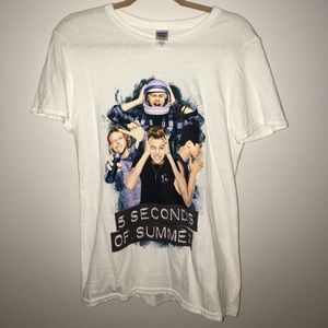 5 Seconds of Summer tour shirt