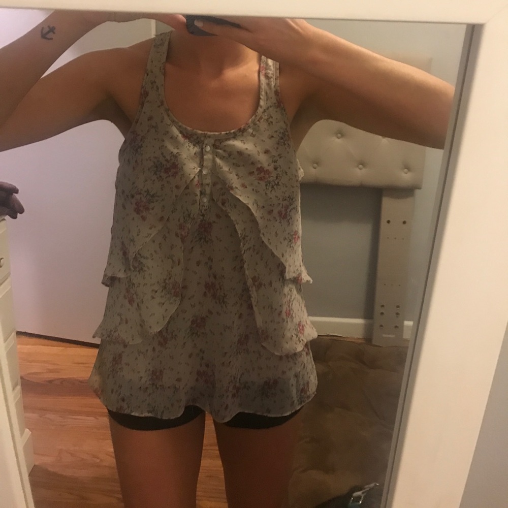 Beautiful flowy tank!