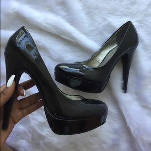 ⚠️‼️ SALE‼️⚠️ G by GUESS all black pumps