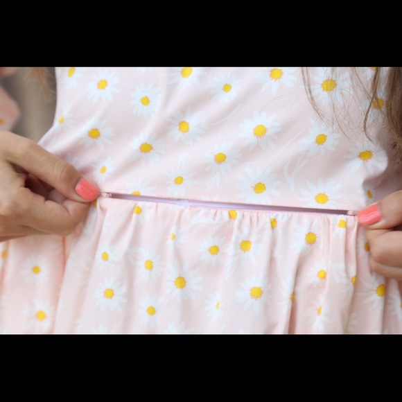 Chamomile Dress - Picture 2 of 3