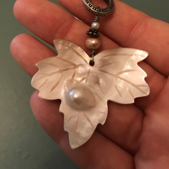 •Artisan Pearl Leaf Necklace• - Picture 2 of 7