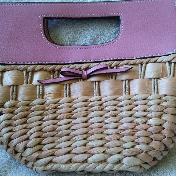 5/$20 VERY CUTE HANDBAG - Picture 1 of 6
