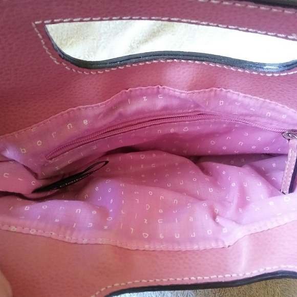 5/$20 VERY CUTE HANDBAG - Picture 5 of 6