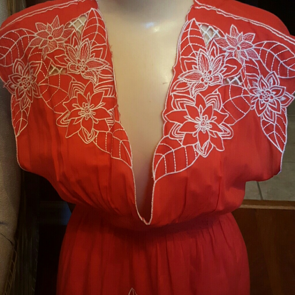 Dress - Picture 2 of 4