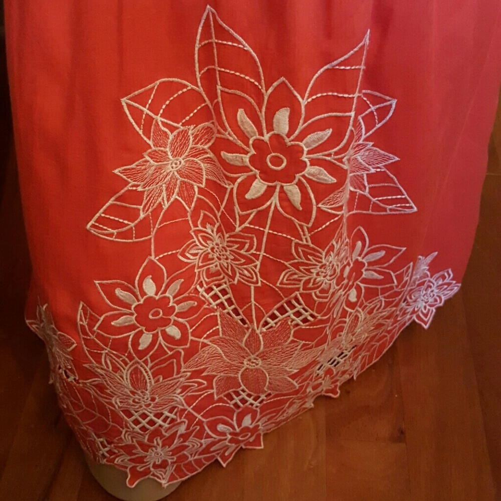 Dress - Picture 3 of 4