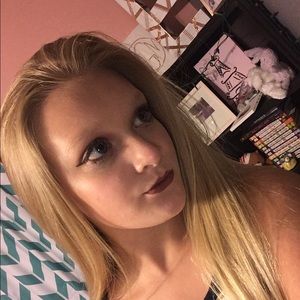 Meet your Posher, Emily