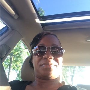 Meet your Posher, Sharoni