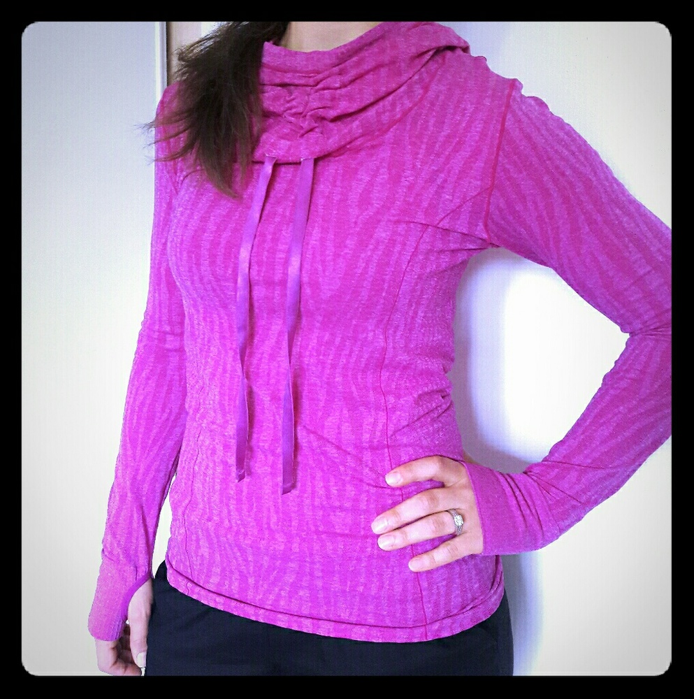 Cute sporty long sleeve top