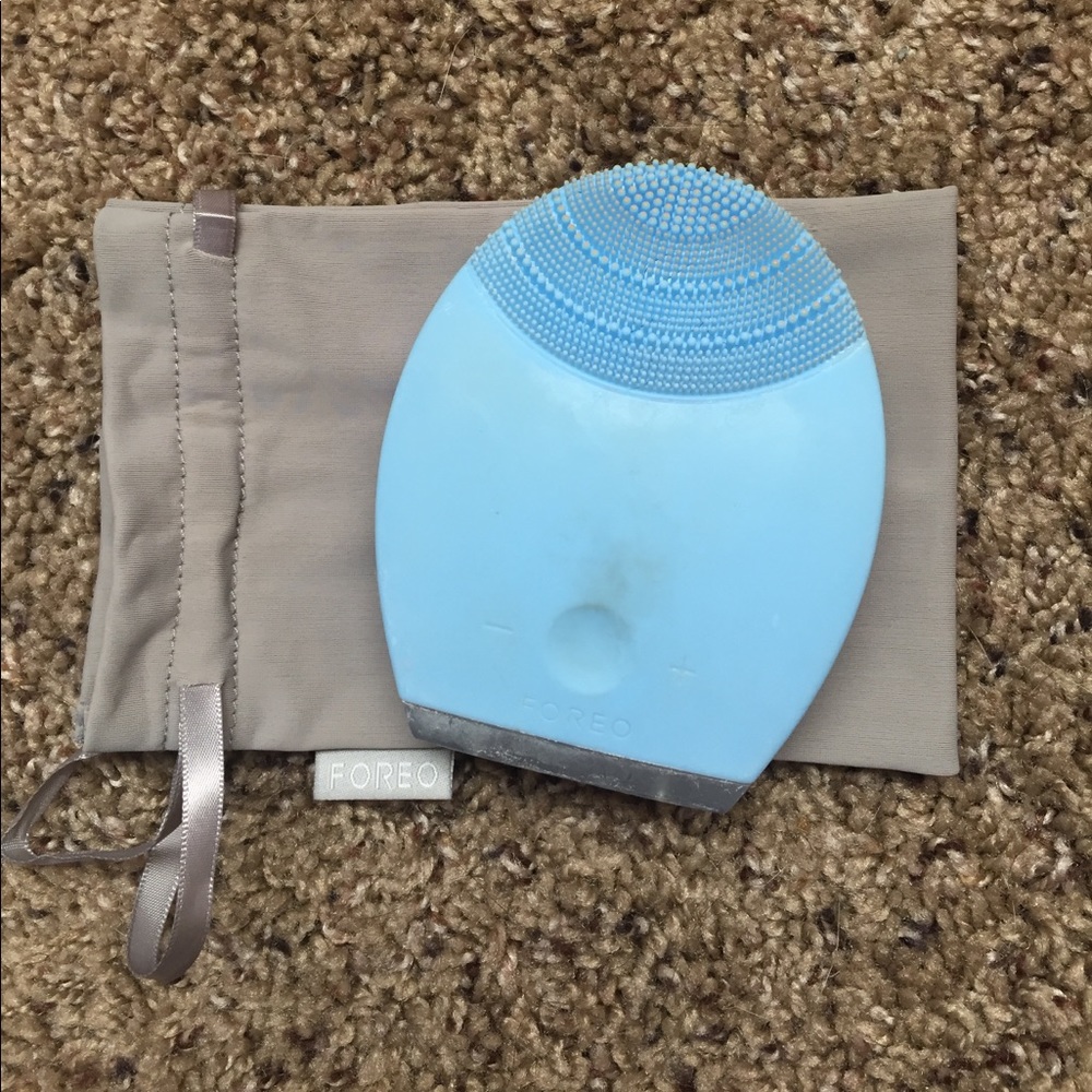 Foreo face cleansing