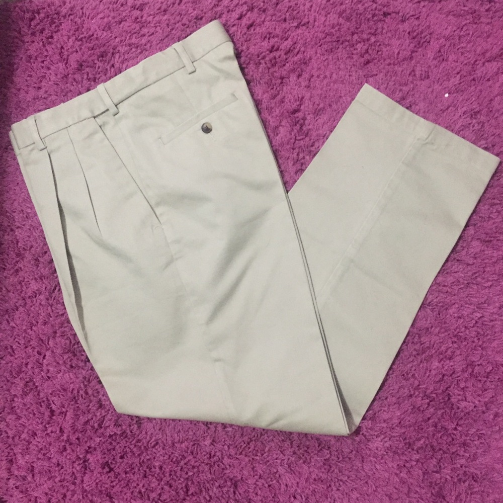 ✨SALE✨NWT Haggar Men's Khaki Pants