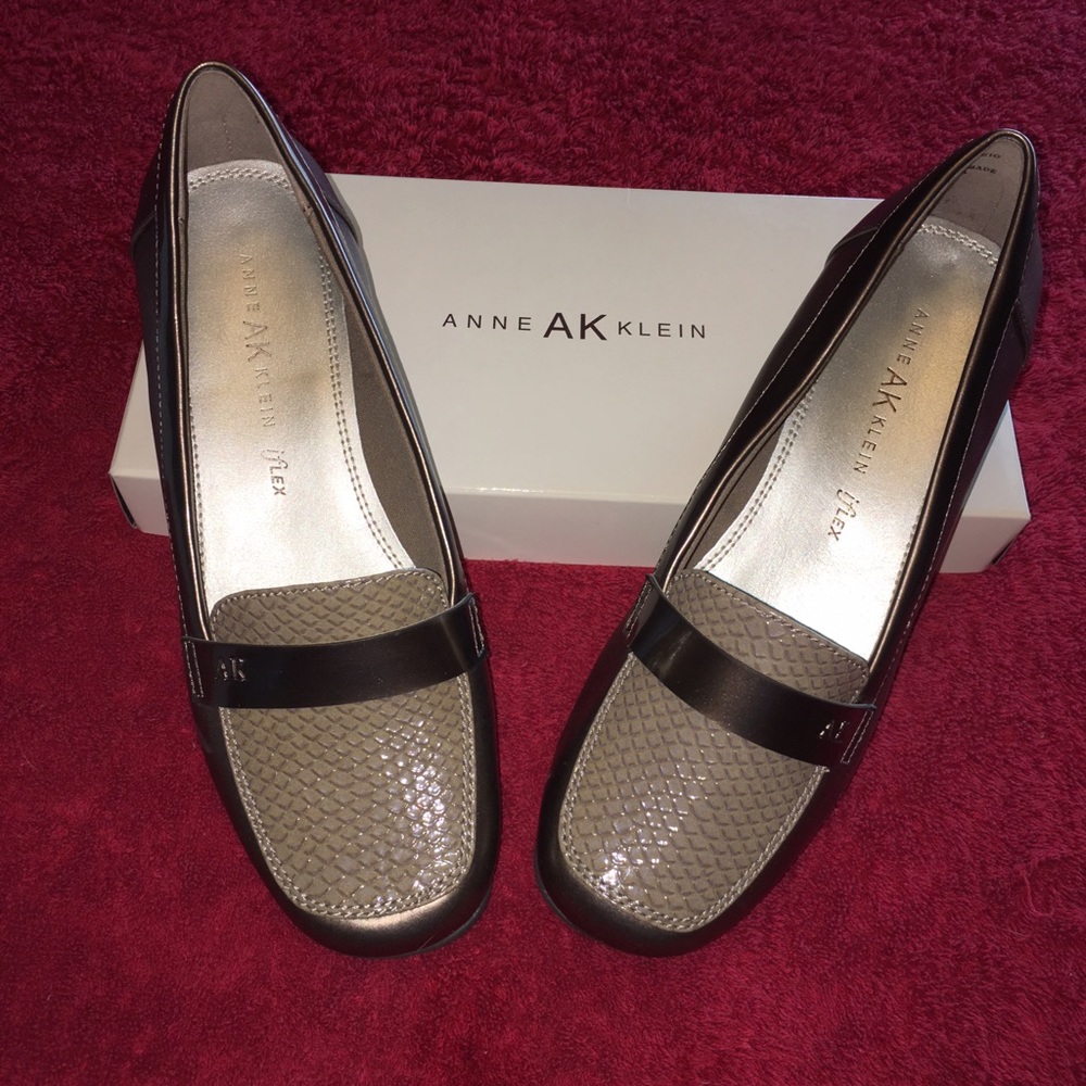 Dress shoes