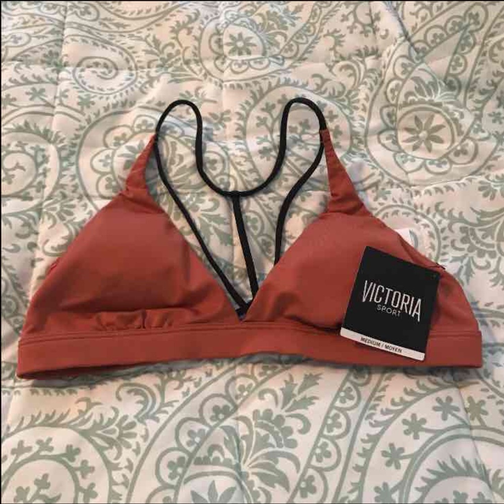 NWT Victoria's Secret Sports bra medium