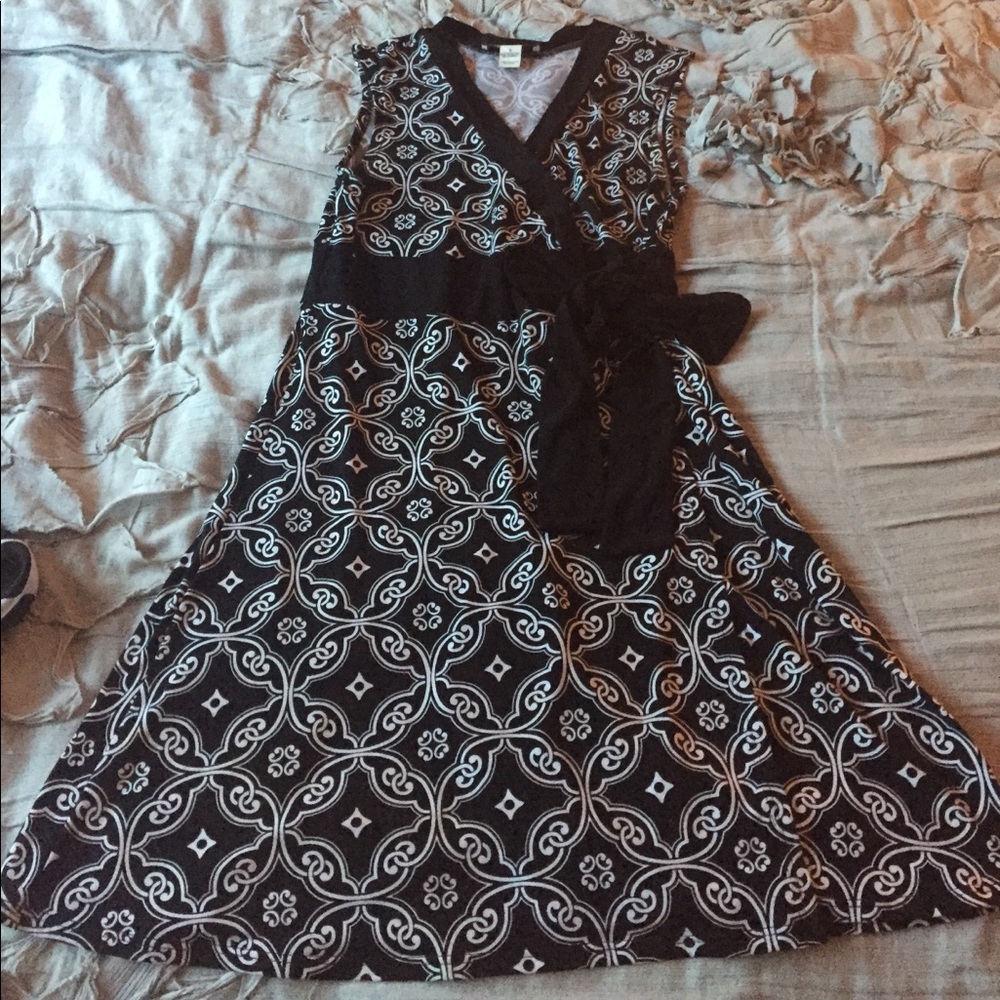 Small White House Black Market Wrap Dress