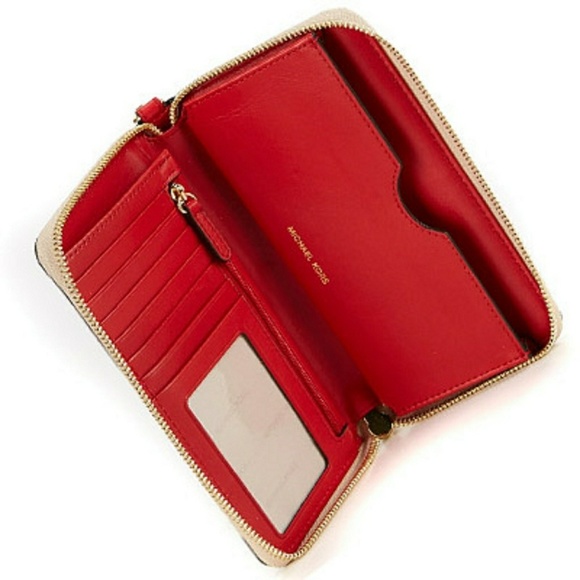 Authentic Michael Kors Smartphone ID Wallet - Picture 2 of 3