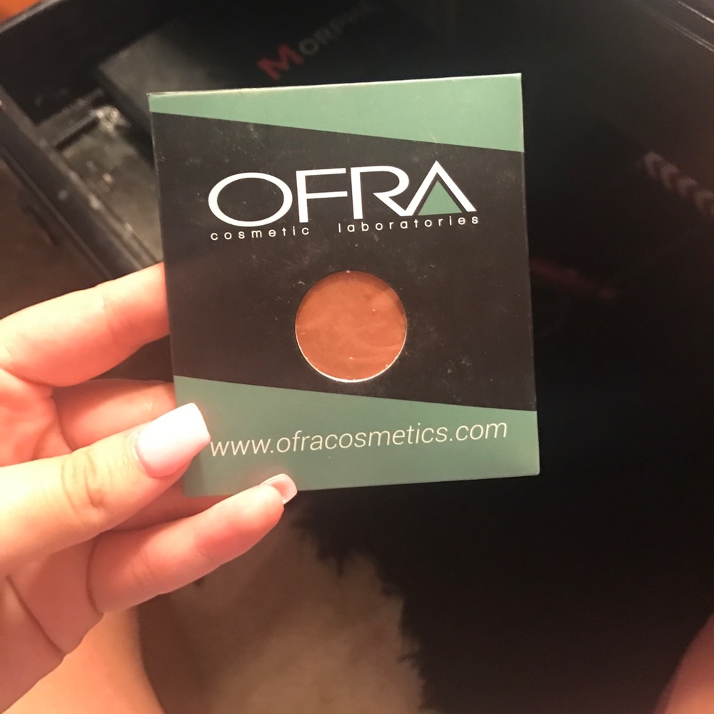 Brand new idea blush/ eyeshadow