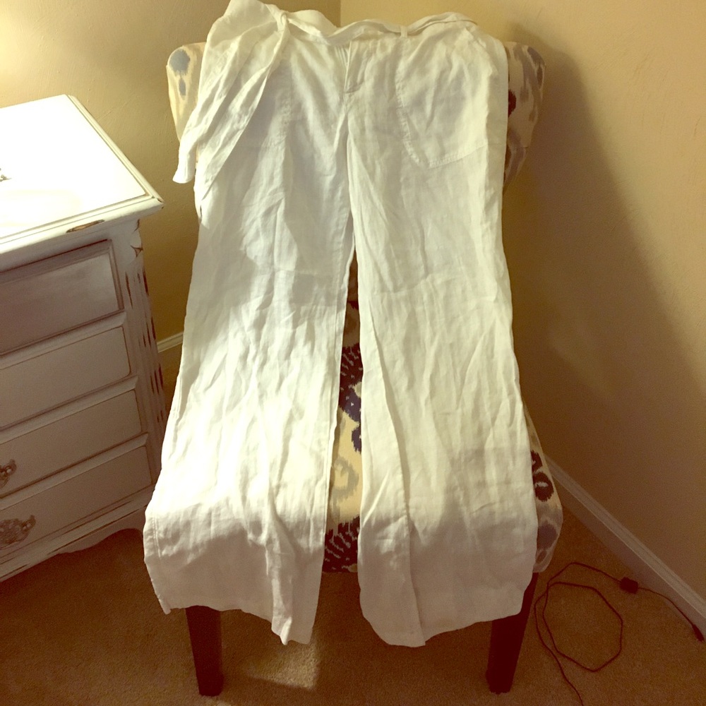 Size 4 linen white pants.