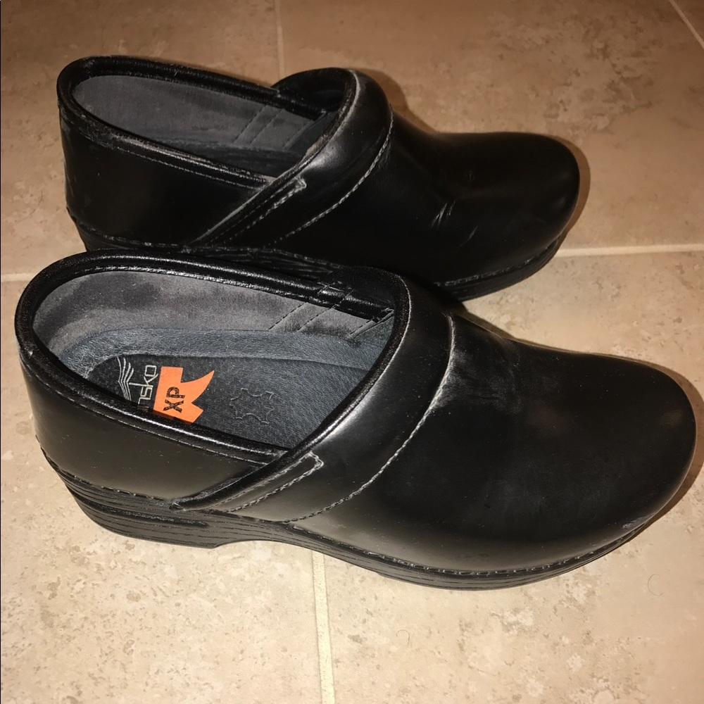 DANKSO pro XP clogs- black leather 35 (5.5-6)