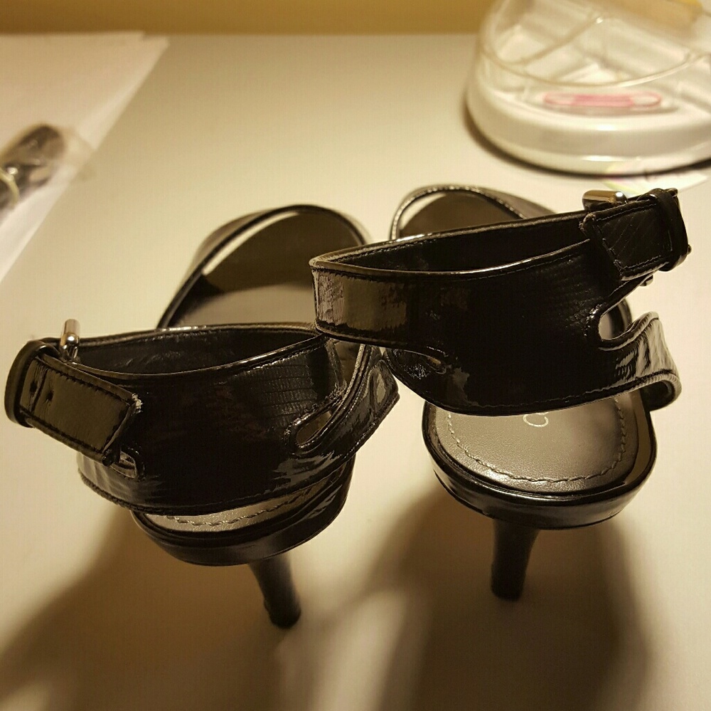 Sandals - Picture 2 of 4