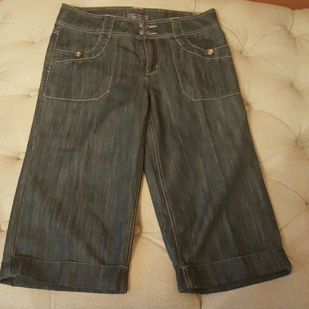 CAPRIS - Picture 2 of 3