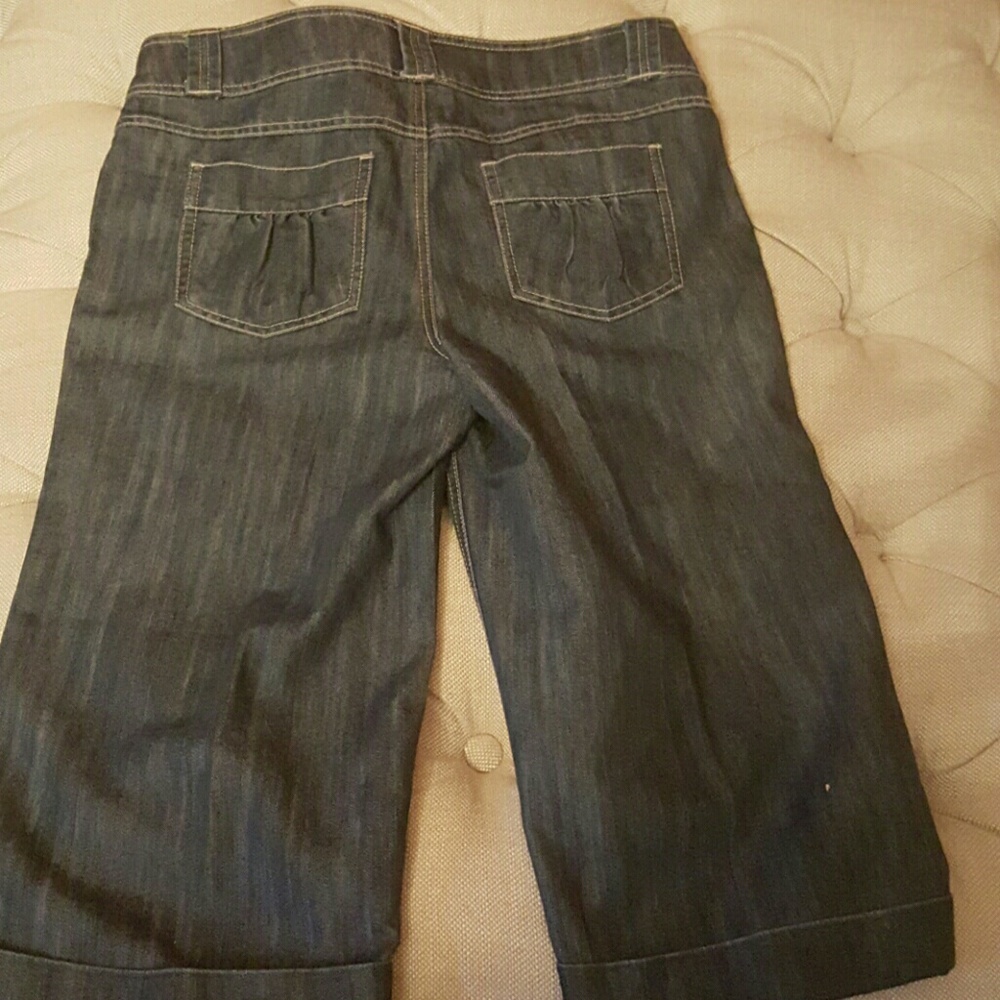 CAPRIS - Picture 3 of 3